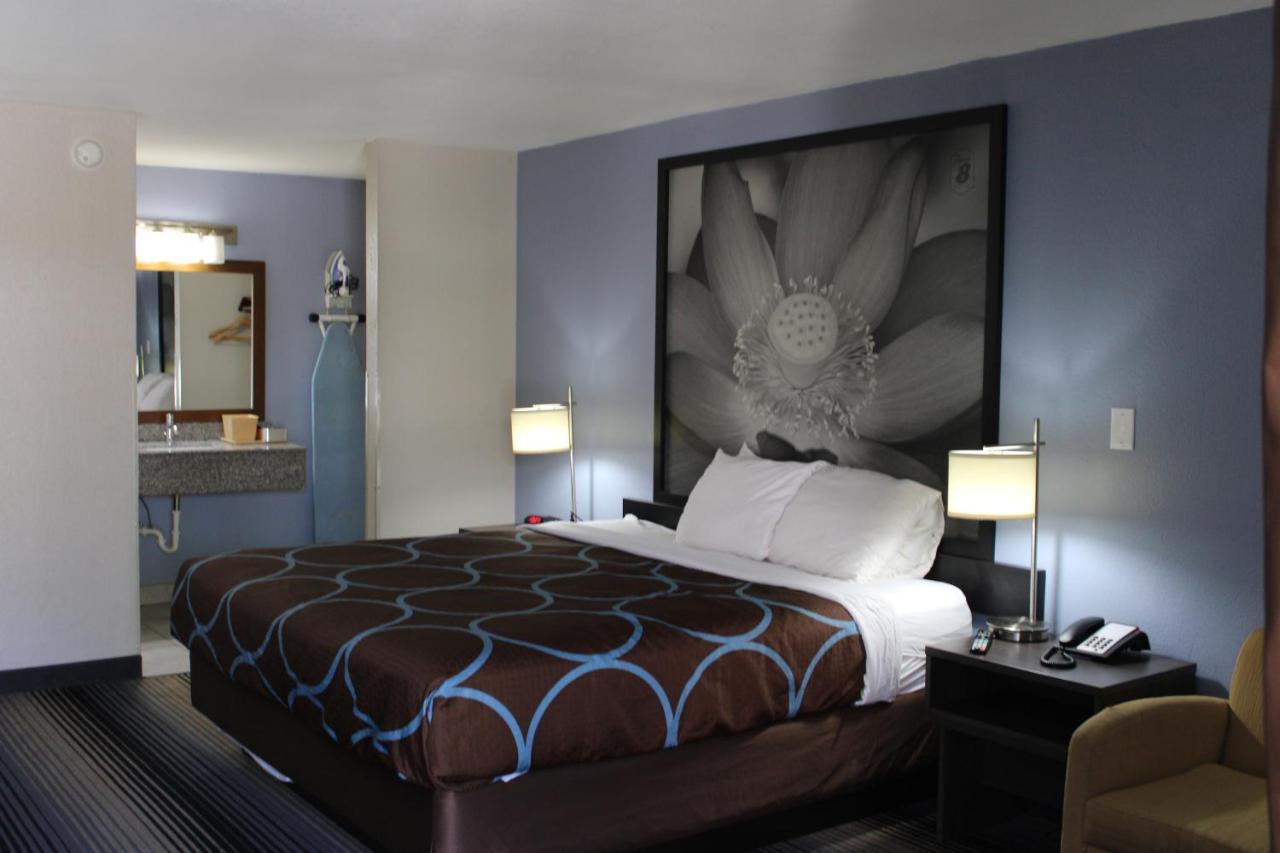 Super 8 By Wyndham Morganton Hotel Екстериор снимка