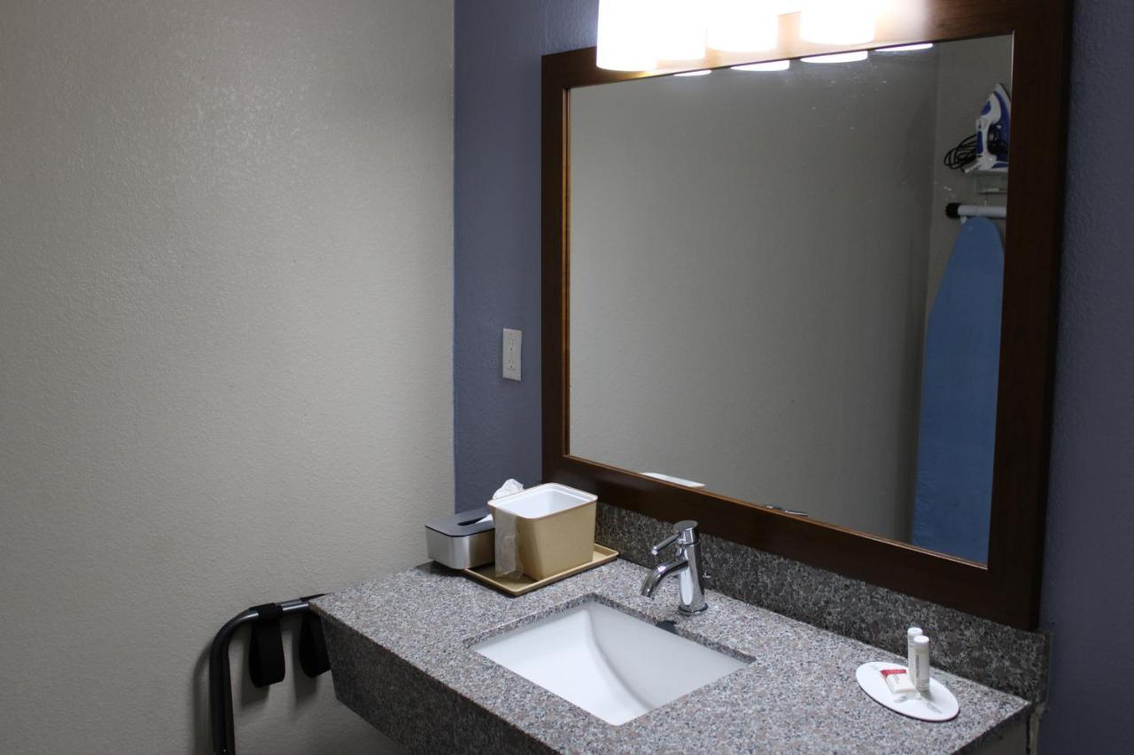 Super 8 By Wyndham Morganton Hotel Екстериор снимка